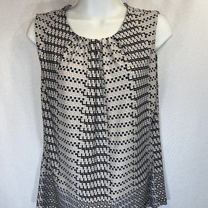 Sleeveless Blouse, Size medium Back button closure